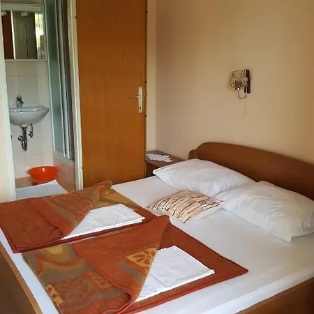 Anka Bunic B&B 라브