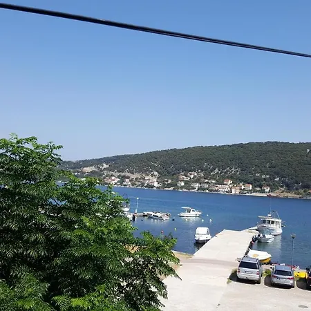 Anka Bunic 3*